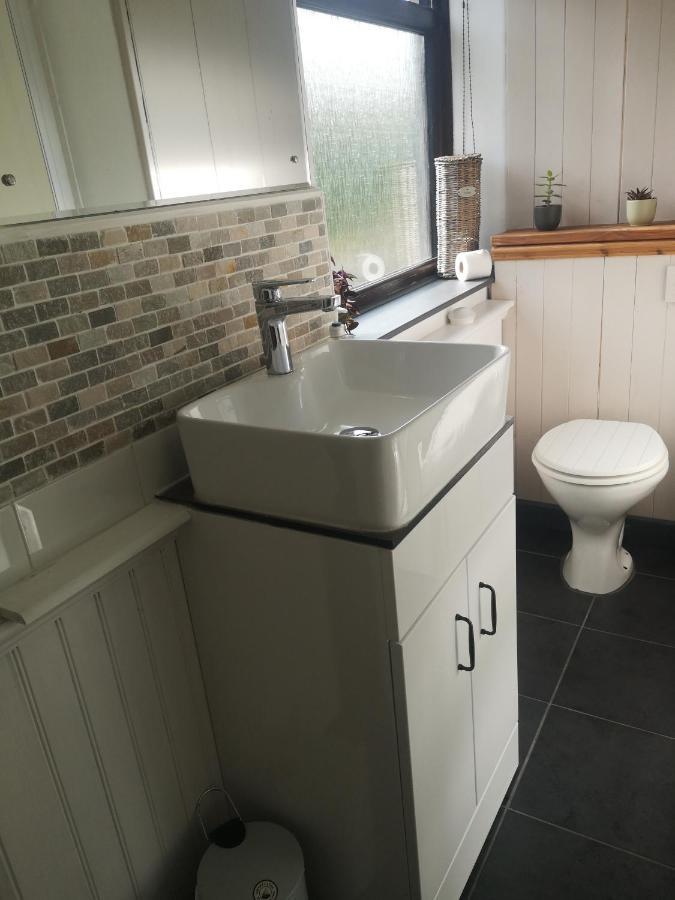 Y Cuddfan Gower Bed and Breakfast Swansea Exteriör bild